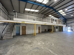 Kingsmill Rd, Saltash to rent Interior Photo- Image 1 of 9