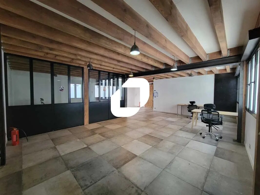 Office in Ivry-sur-Seine to rent Interior Photo- Image 1 of 6