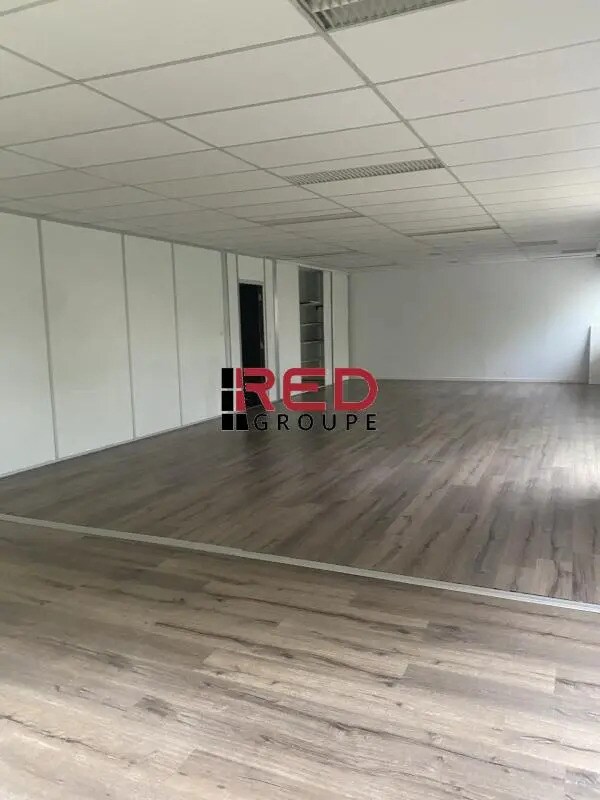 Location Bureaux 161 m² - Photo 1