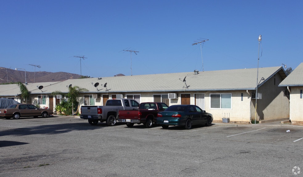 3859 Stobbs Way, Jurupa Valley, CA for rent - Building Photo - Image 3 of 4