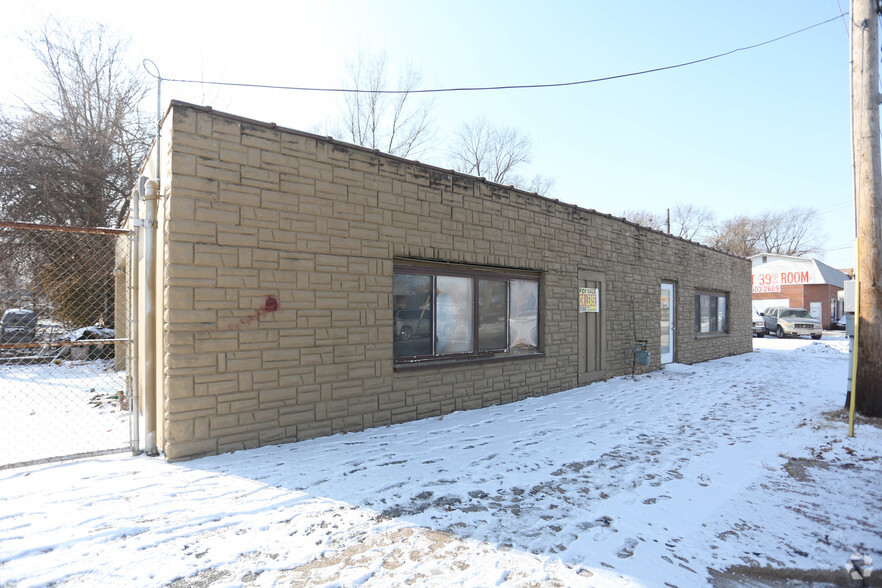 8410 Airport Rd, Berkeley, MO for sale - Primary Photo - Image 1 of 1