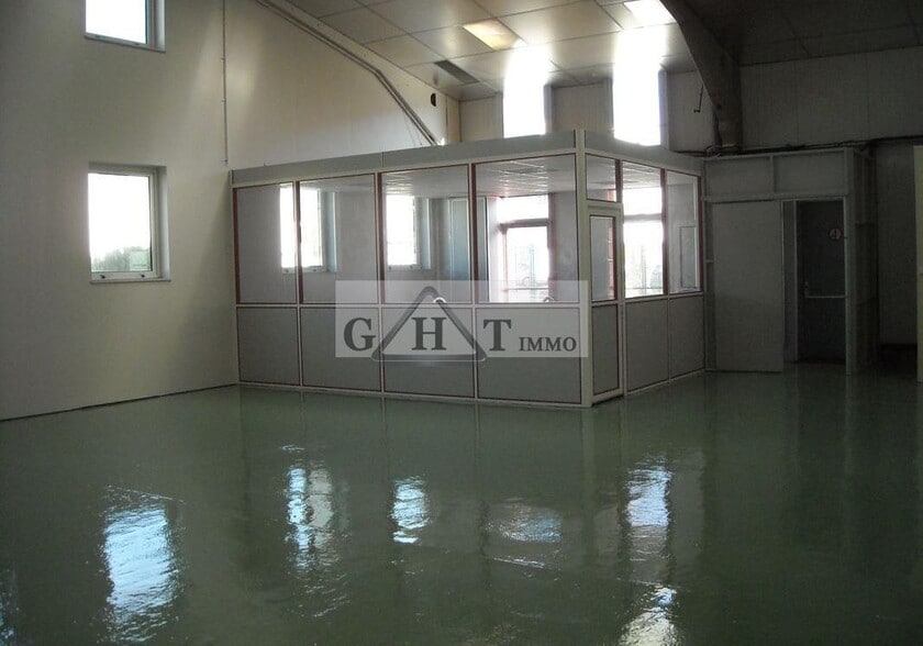 Industrial in SAINT-OUEN-L'AUMONE to rent - Interior Photo - Image 3 of 3