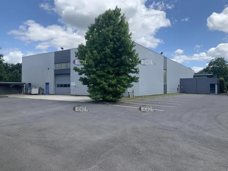 Light Industrial in Le Plessis-Bouchard to rent Building Photo- Image 1 of 13