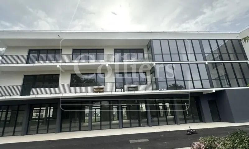 Location Bureaux 120 m² - Photo 1