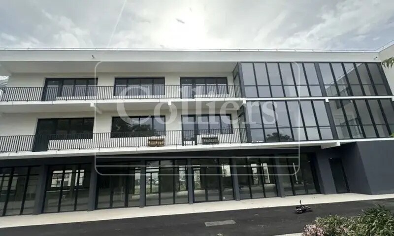 Office in Aubagne to rent Building Photo- Image 1 of 2