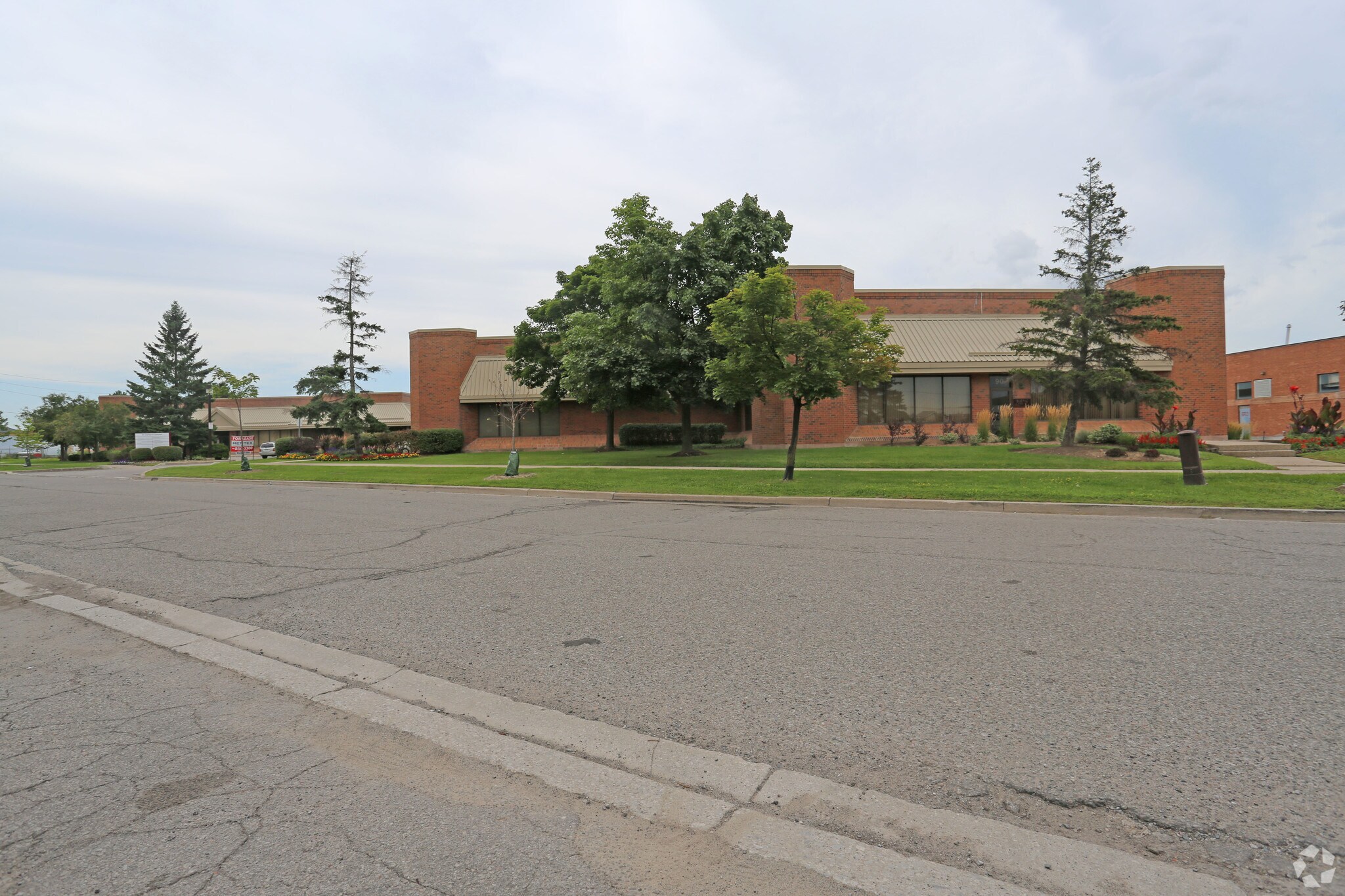 90 Claireport Cres, Toronto, ON to rent Primary Photo- Image 1 of 9