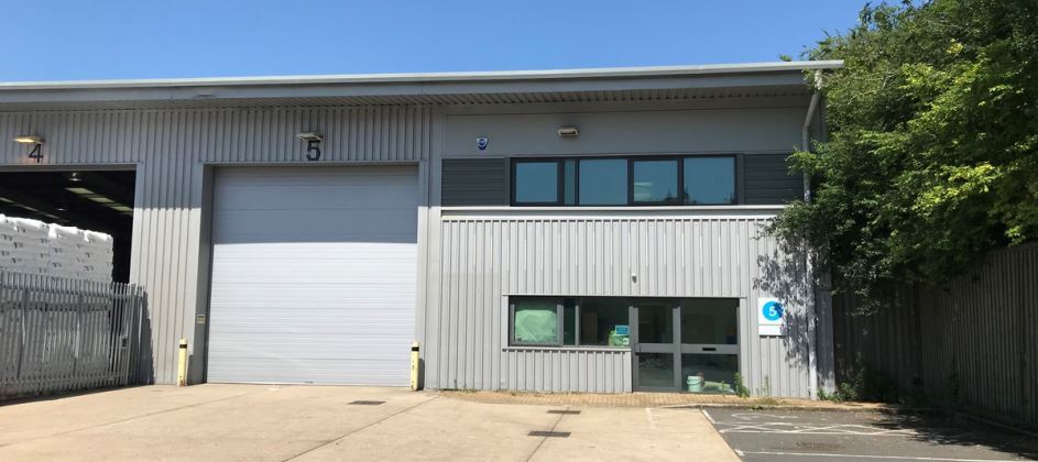 Foster Ave, Dunstable for sale - Building Photo - Image 1 of 1