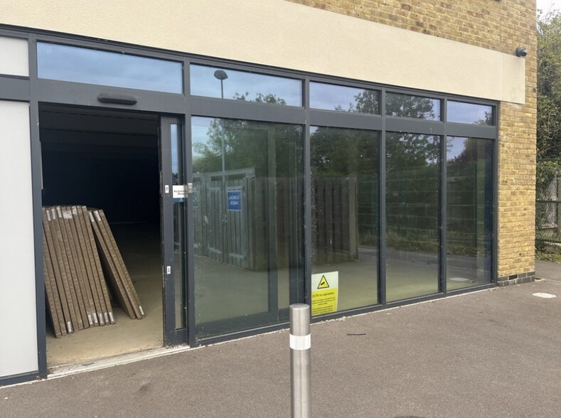 Caledon Rd, St Albans to rent - Building Photo - Image 3 of 3