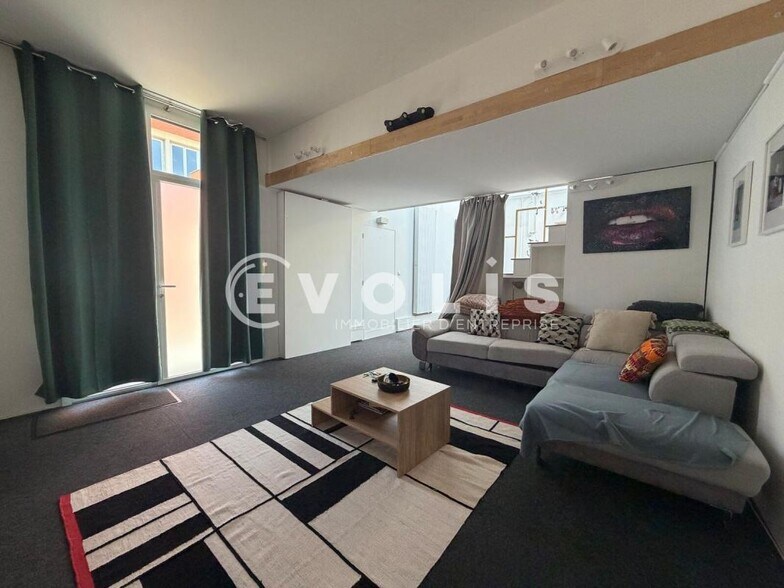 Light Industrial in Arcueil to rent - Interior Photo - Image 3 of 10