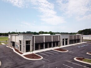 2951 Town Center Dr, Fayetteville, NC for rent Building Photo- Image 1 of 14