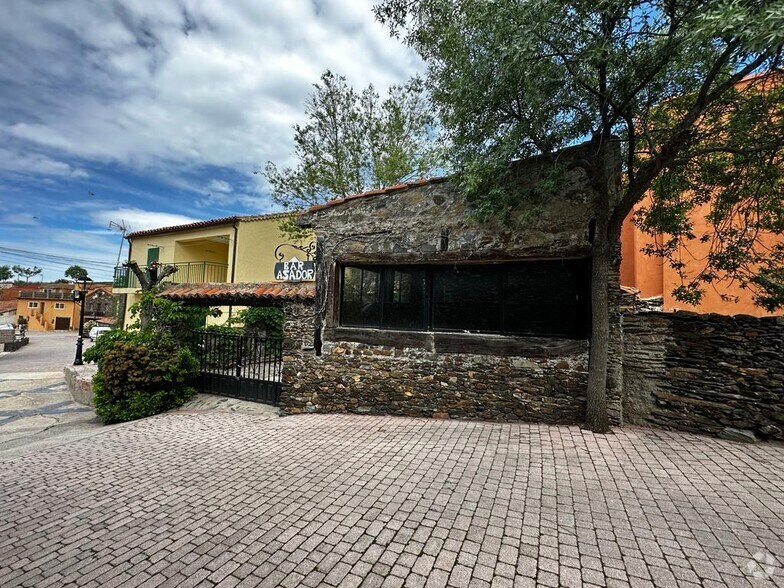 Retail in El Atazar, Madrid for sale - Primary Photo - Image 1 of 25