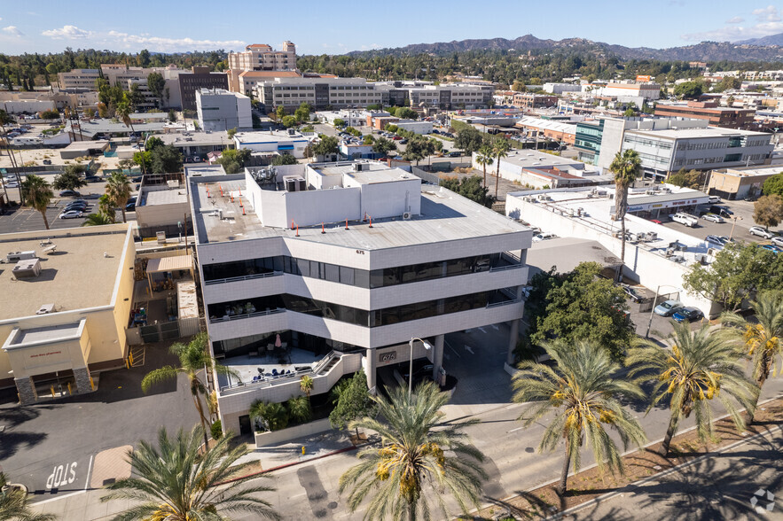 675 S Arroyo Pky, Pasadena, CA for rent - Building Photo - Image 3 of 4