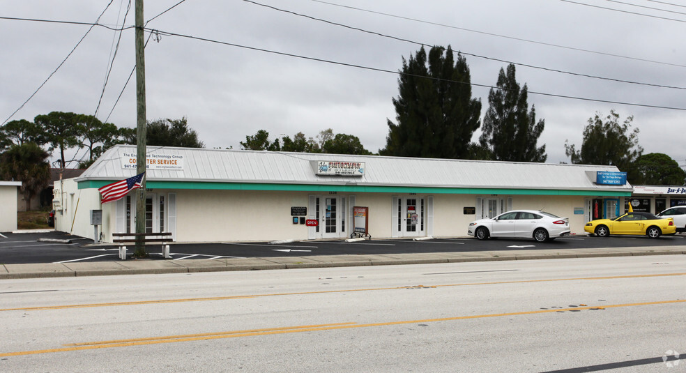 1530-1552 S Mccall Rd, Englewood, FL for rent - Primary Photo - Image 1 of 4