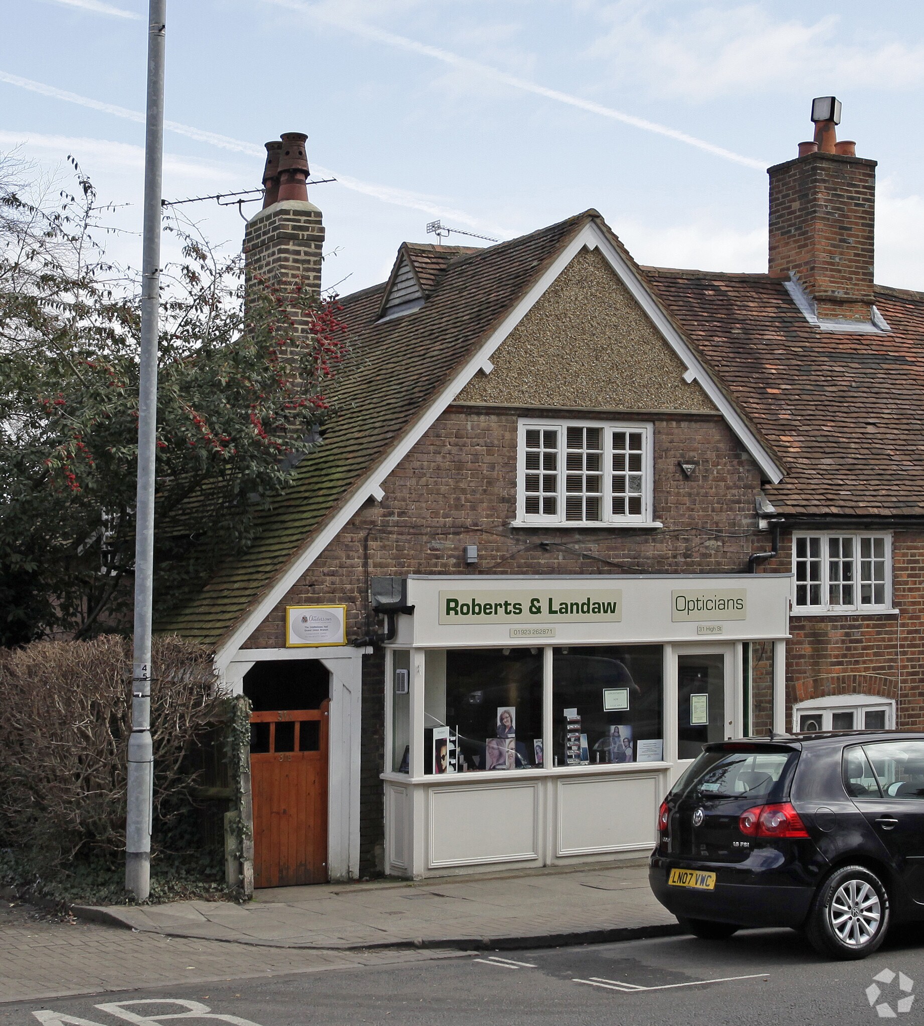 31 High St, Kings Langley for sale Primary Photo- Image 1 of 1