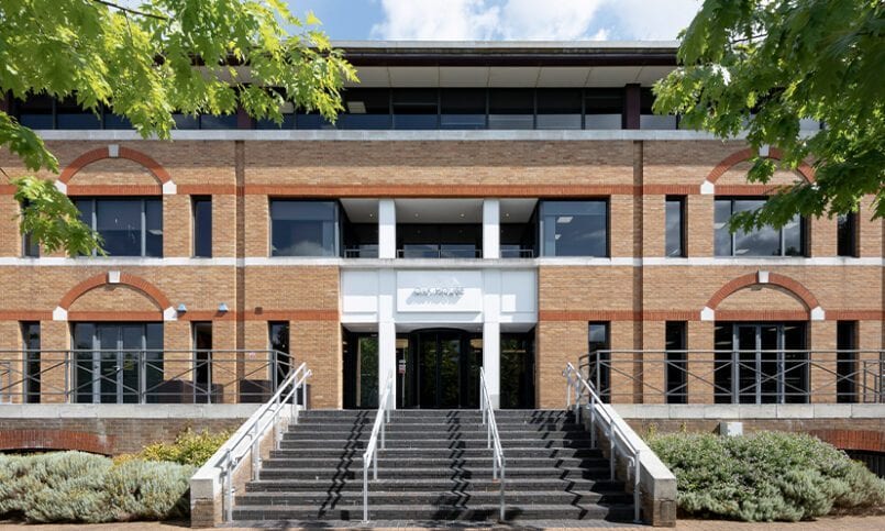 Reeds Cres, Watford to rent - Building Photo - Image 2 of 28