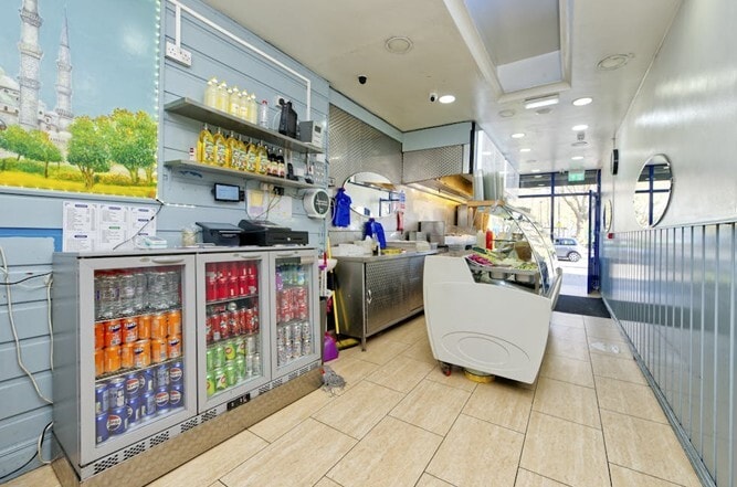 Turnpike Ln, London to rent - Interior Photo - Image 2 of 7