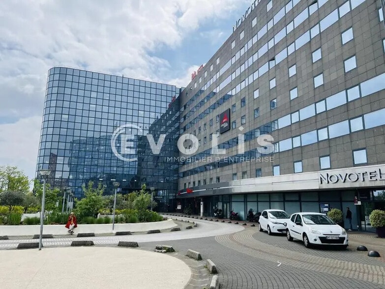10 Allée Bienvenue, Noisy-le-Grand to rent - Building Photo - Image 1 of 11