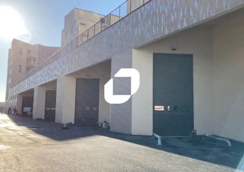 Light Industrial in Ivry-sur-Seine to rent - Building Photo - Image 2 of 6