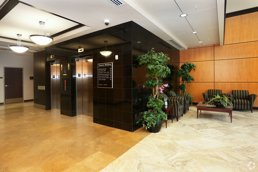 12450 Roosevelt Blvd, Saint Petersburg, FL for rent - Lobby - Image 2 of 14