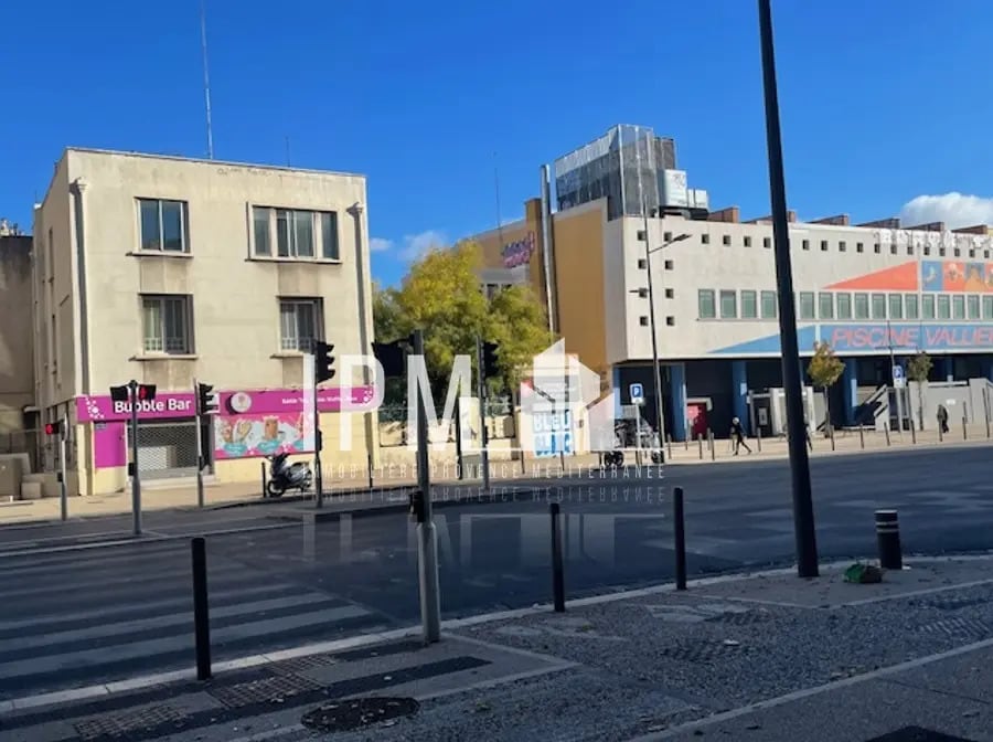 Location Commerce 114 m² - Photo 1