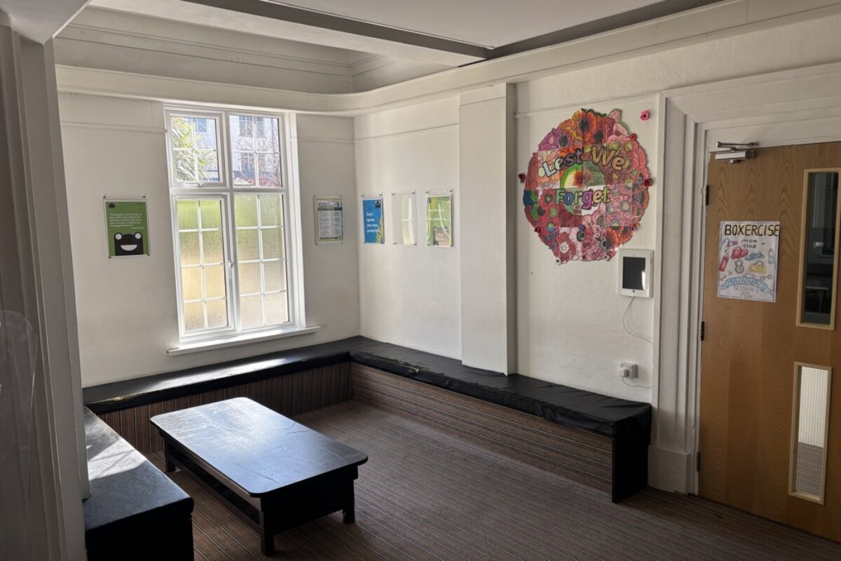 76-78 Mutley Plain, Plymouth to rent Interior Photo- Image 1 of 12