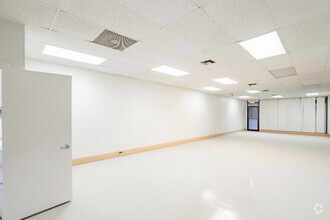 6043 Kimberly Blvd, Fort Lauderdale, FL to rent Interior Photo- Image 2 of 4