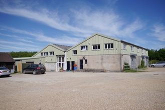 Mill Ln, Pulborough to rent Building Photo- Image 2 of 3