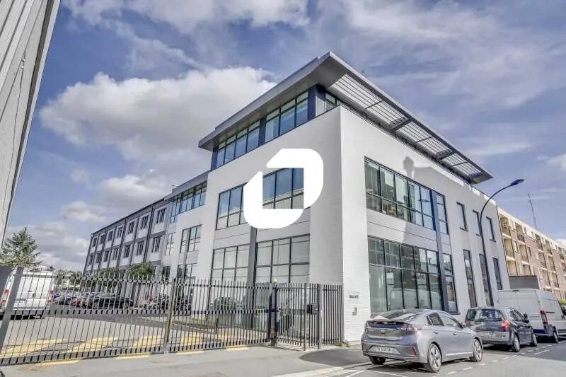 Office in Ivry-sur-Seine to rent Building Photo- Image 1 of 34