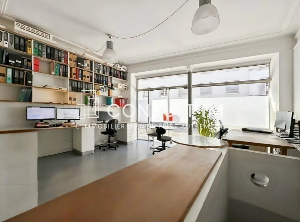 Location Commerce 70 m² - Photo 1