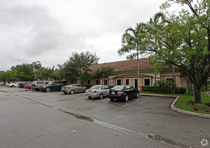 10250-10298 NW 46th St, Sunrise, FL for rent - Building Photo - Image 2 of 5