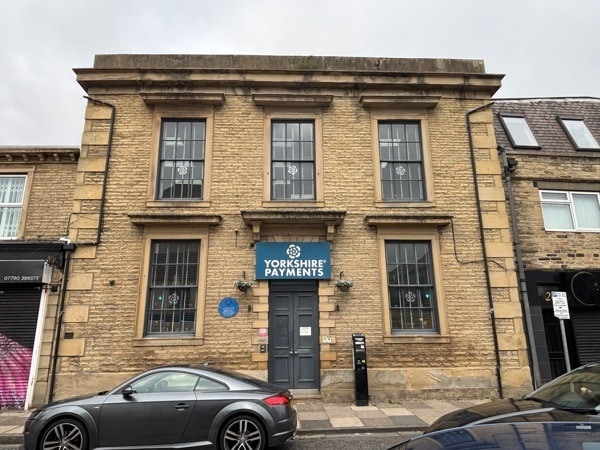 22 Bethel St, Brighouse to rent - Building Photo - Image 2 of 2