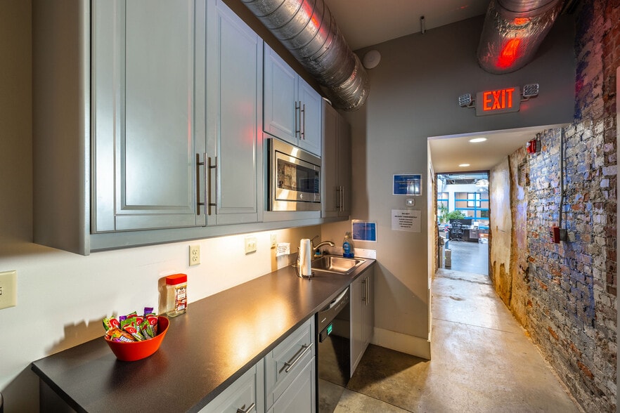 632 Russell St, Covington, KY to rent - Interior Photo - Image 3 of 12