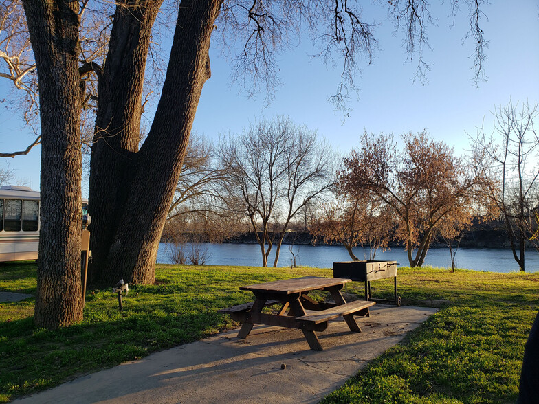 25433 South Ave, Corning, CA for sale - Primary Photo - Image 1 of 1