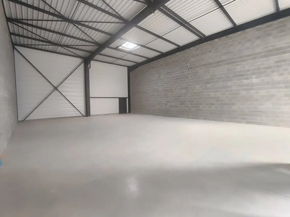 Vente Local d'activités 187 m² - Photo 1