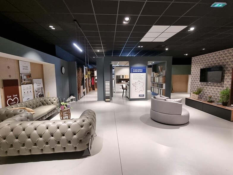 Retail in Anse to rent - Interior Photo - Image 3 of 3