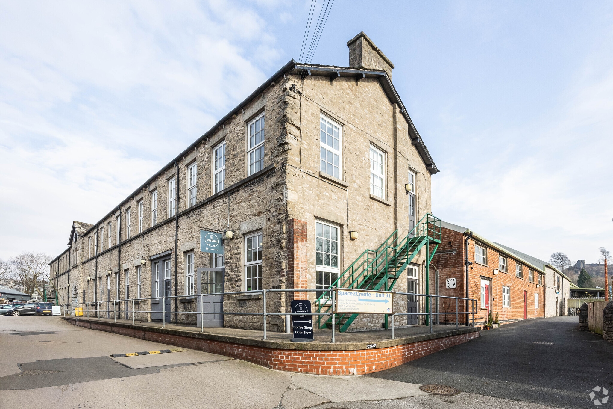 Aynam Rd, Kendal to rent Primary Photo- Image 1 of 4