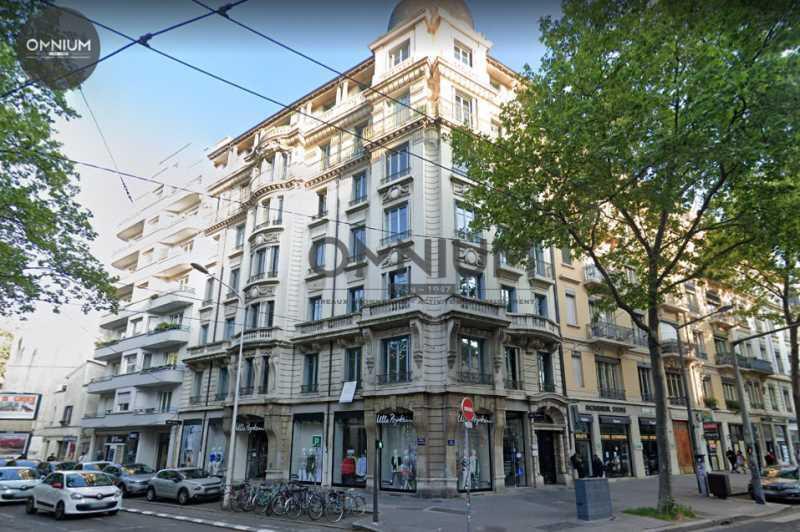 Office in Lyon to rent Building Photo- Image 1 of 5