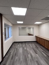 678 S Indian Hill Blvd, Claremont, CA to rent Interior Photo- Image 1 of 10