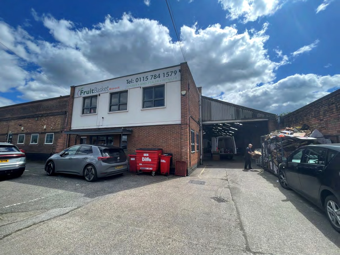 Meadow Ln, Nottingham to rent Building Photo- Image 1 of 2