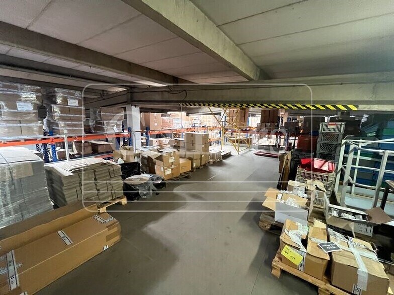 Industrial in Marseille to rent - Interior Photo - Image 3 of 6
