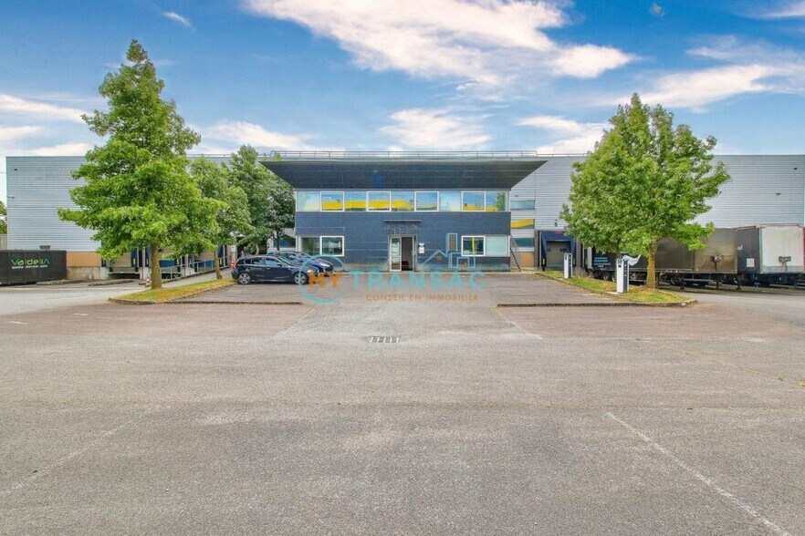 Light Industrial in Saint-Michel-sur-Orge to rent - Building Photo - Image 2 of 27