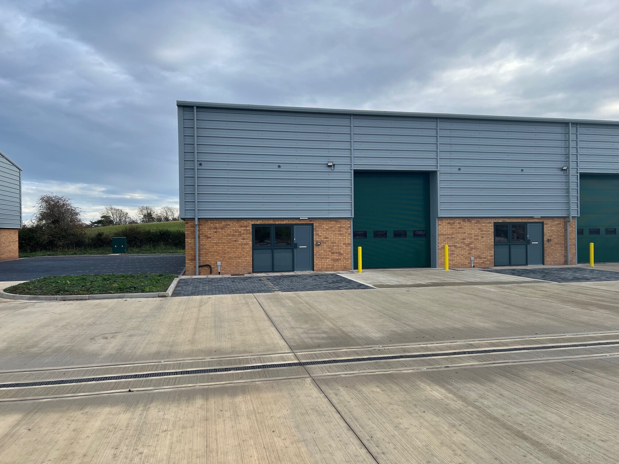 Barby Ln, Rugby to rent Building Photo- Image 1 of 11