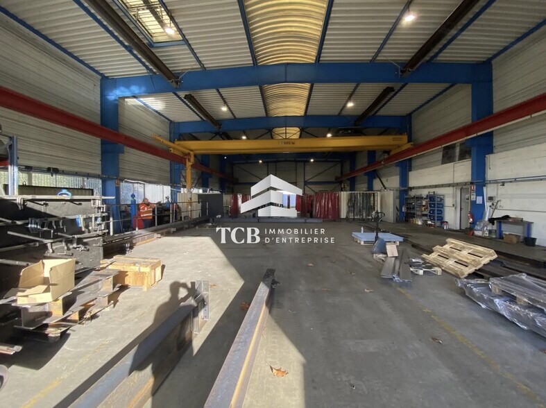 Light Industrial in Thouaré-sur-Loire to rent - Interior Photo - Image 2 of 12