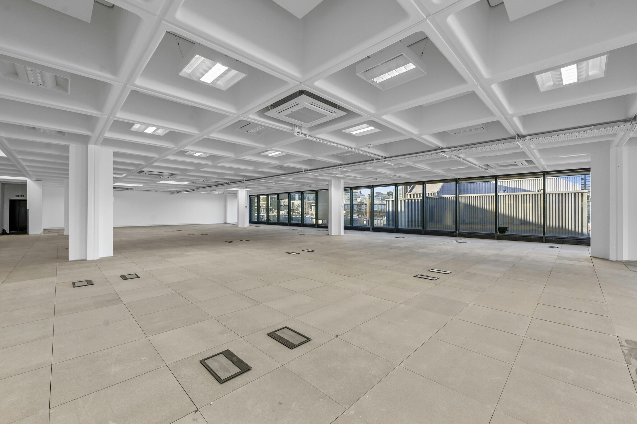 91 Brick Ln, London to rent Interior Photo- Image 1 of 3