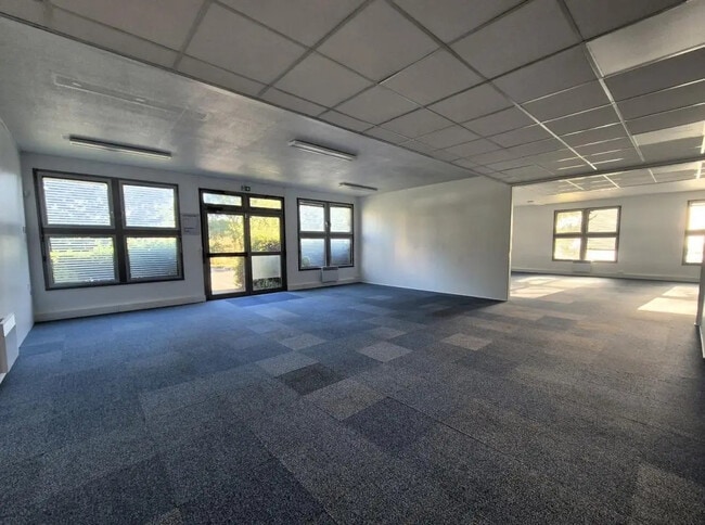 Location Bureaux 147 m²