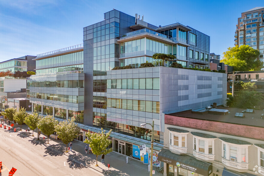 550 W Broadway, Vancouver, BC for sale - Building Photo - Image 2 of 4