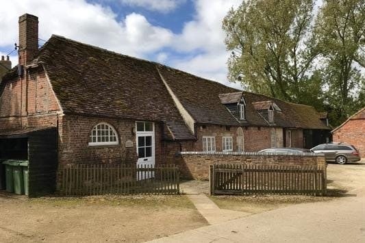 Thame Park Rd, Thame to rent - Building Photo - Image 1 of 10