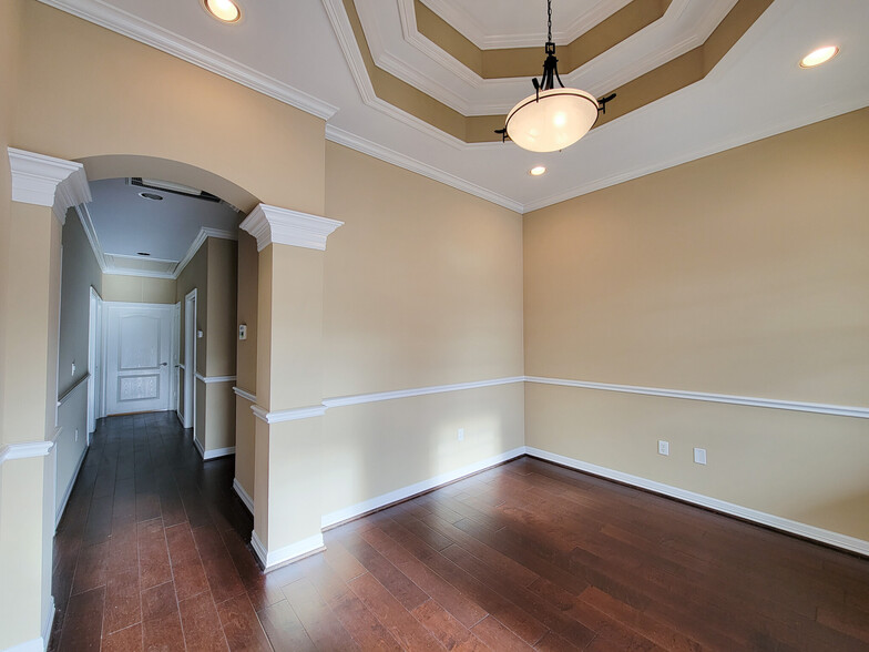 4502 Riverstone Blvd, Missouri City, TX for rent - Interior Photo - Image 3 of 25