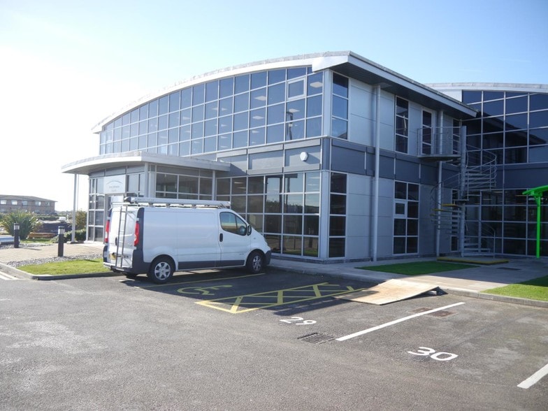 1-4 Amy Johnson Way, Blackpool for sale - Primary Photo - Image 1 of 1