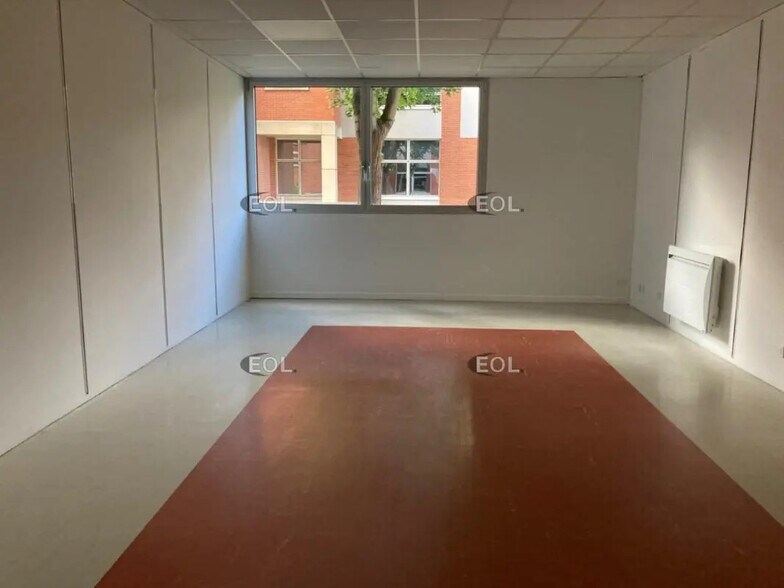 Light Industrial in Chevilly-Larue to rent - Interior Photo - Image 2 of 4